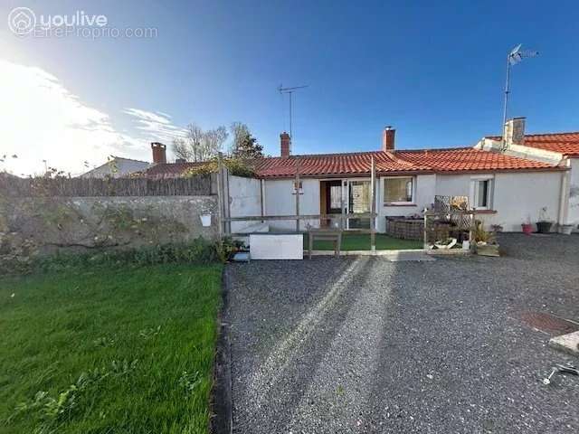 Maison à SAINT-MAIXENT-SUR-VIE