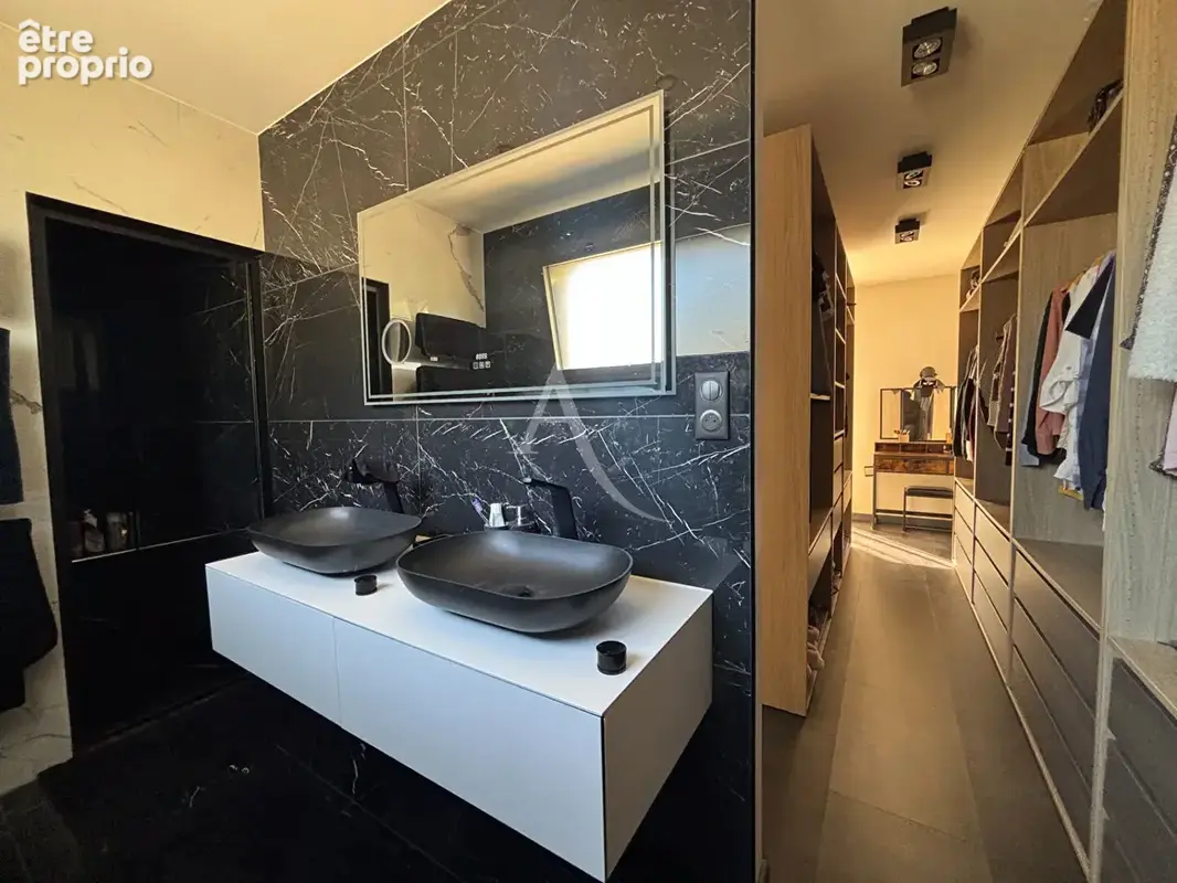 Venansault  - maison de plain-pied entièrement rénovée - 4 chambres - photo 5