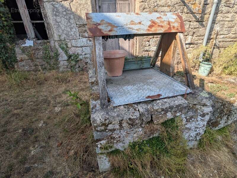 Plouay maison en pierre sous ardoises 1 pièce de 50m² environ parcelle de 140m² environ avec un puits - photo 8