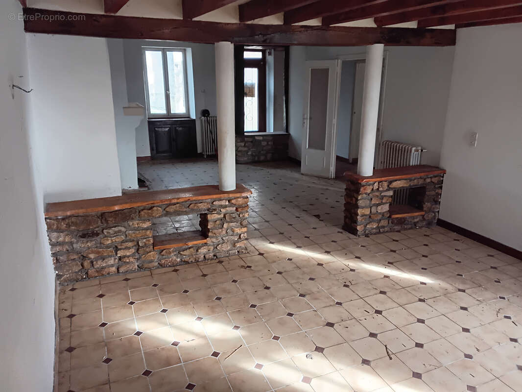 Maison à OUROUER-LES-BOURDELINS