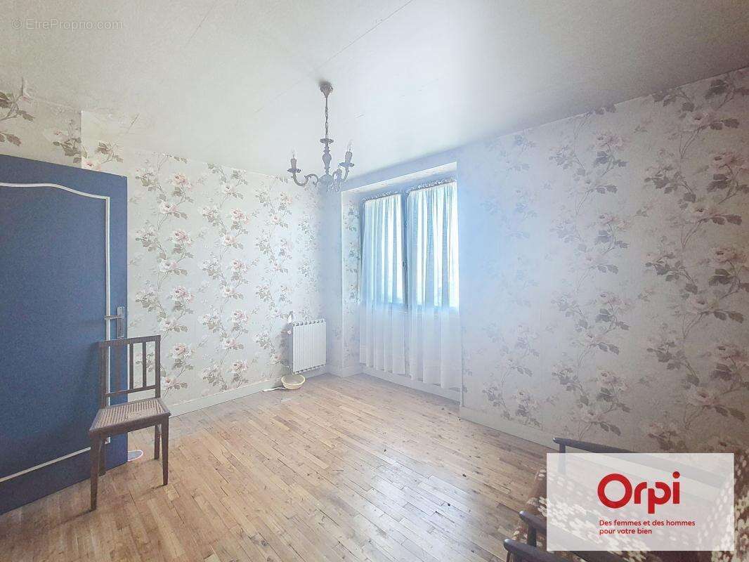 Maison à SAINT-RABIER