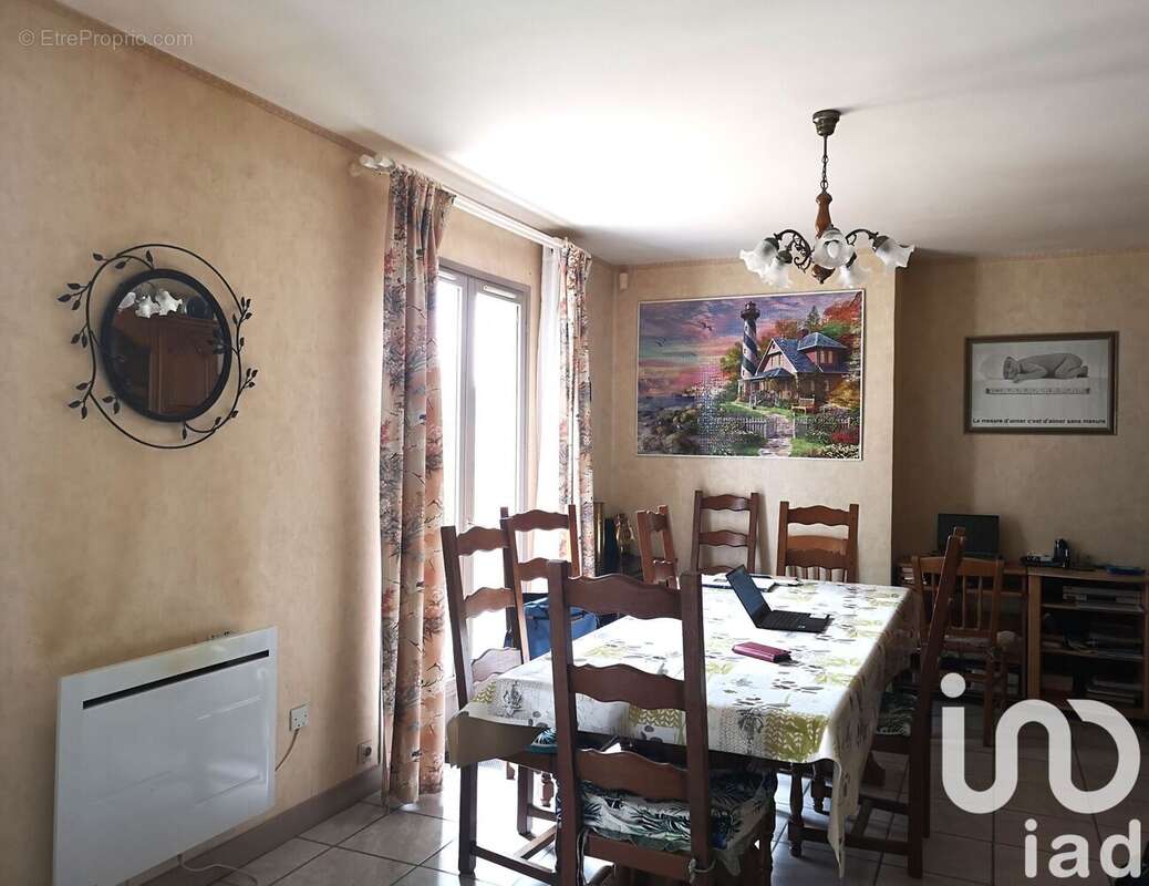 Maison 119 m² à Varzay  - photo 7