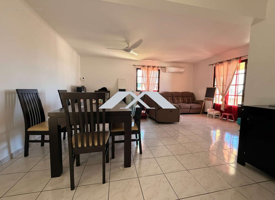 Maison 84 m² à Petite-Ile  - photo 5