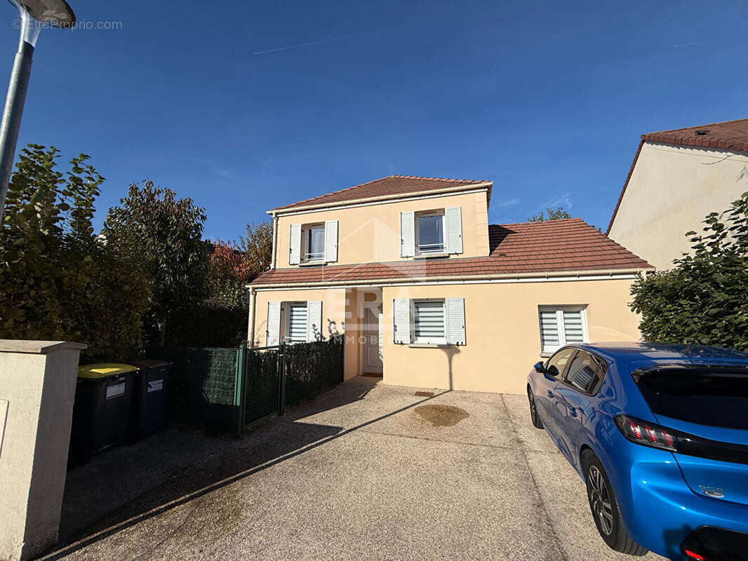 Maison à BRIE-COMTE-ROBERT