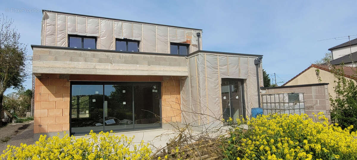 Maison à SAIZERAIS