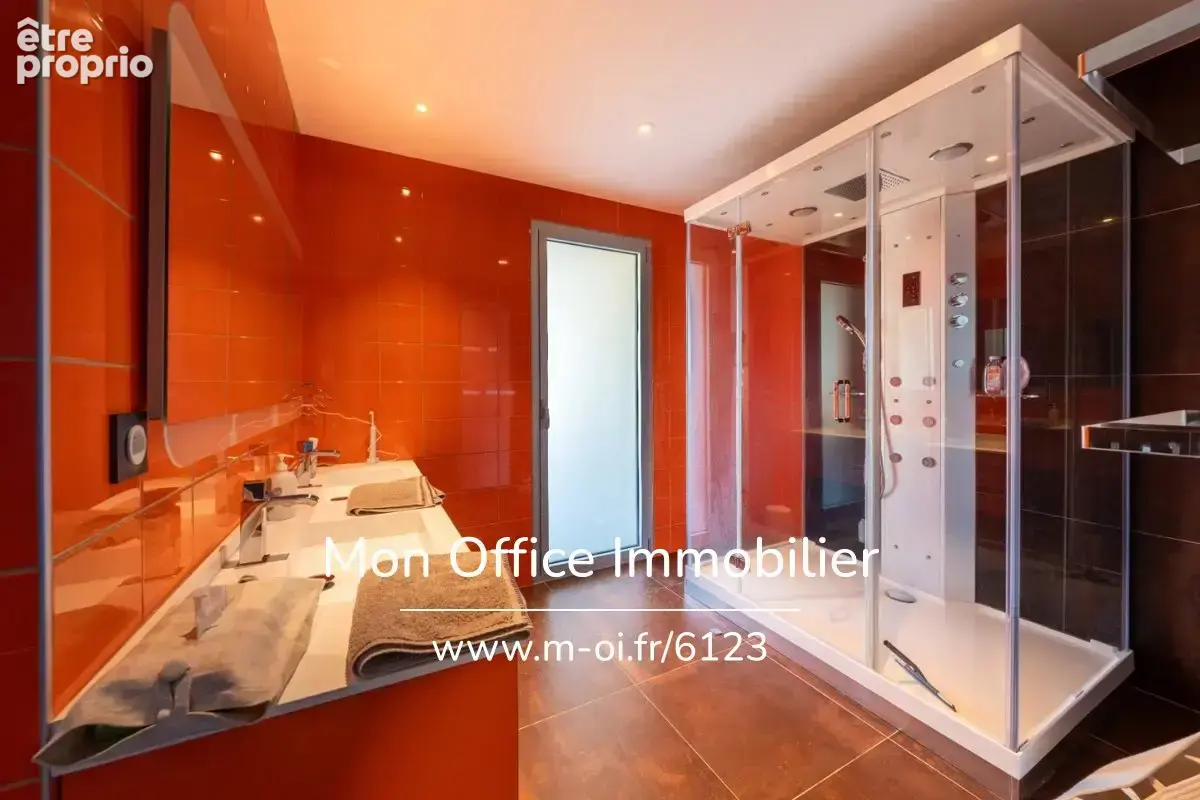 Référence : 6123-NGU. - Maison 6 pièces - 240m2 - 4 chambres - Vue MER - Piscine - Garage - photo 18