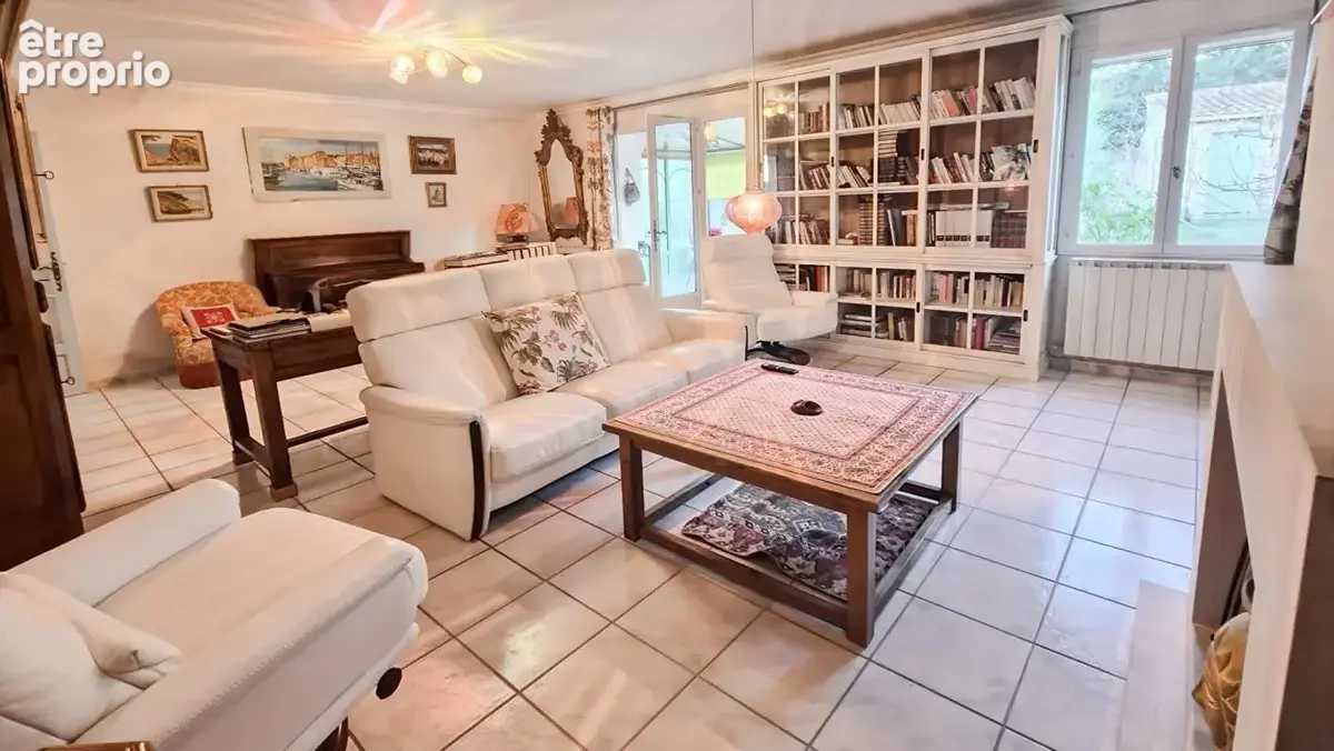 SAINT-SATURNIN LES AVIGNON Maison  7 pièce(s)  155 m² 449 000 - photo 6