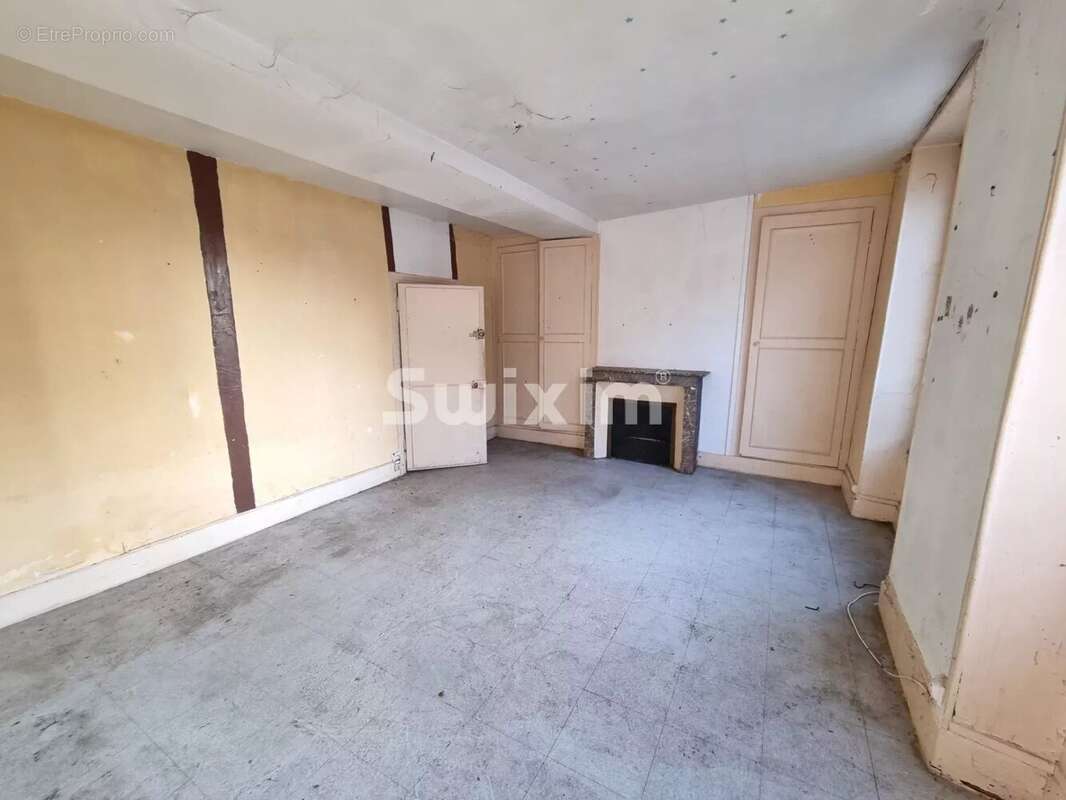 Appartement à VARZY