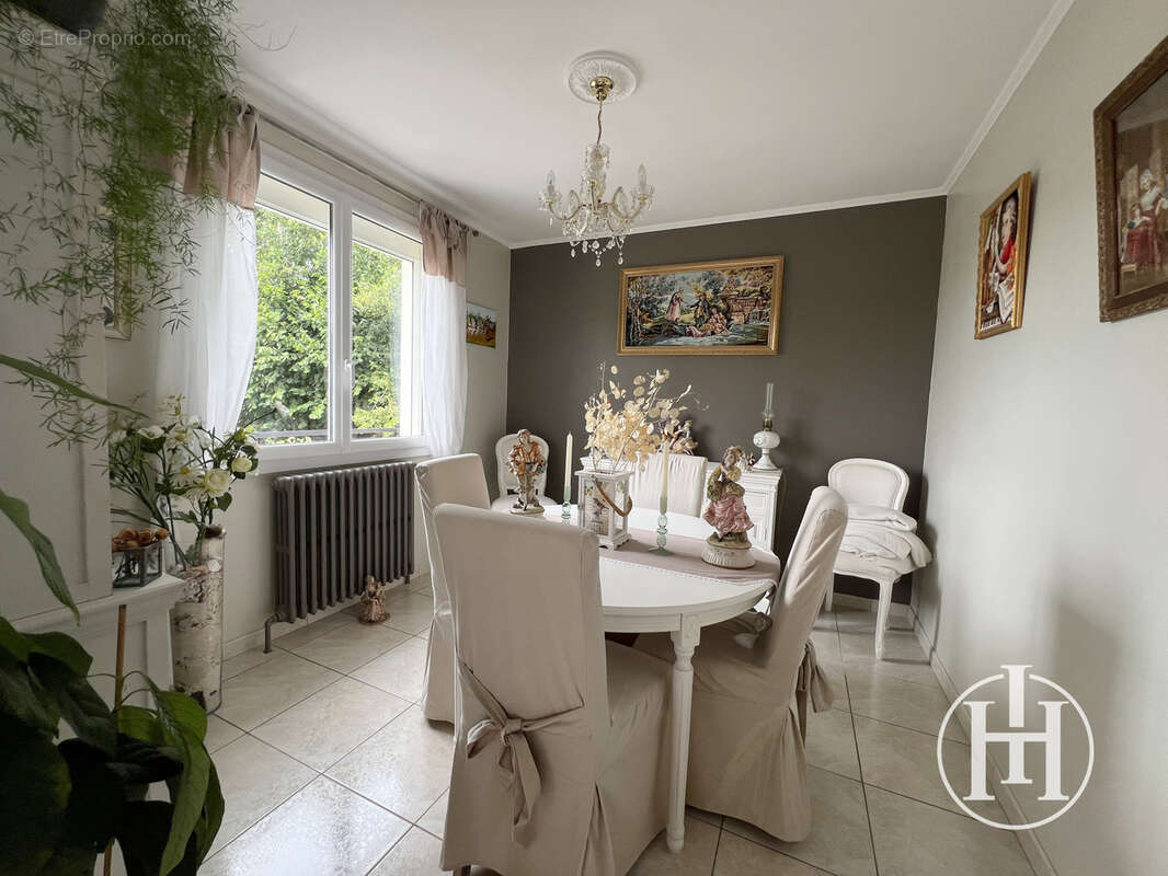 Maison familiale sur sous-sol   Quartier Asnières à Bourges - photo 8