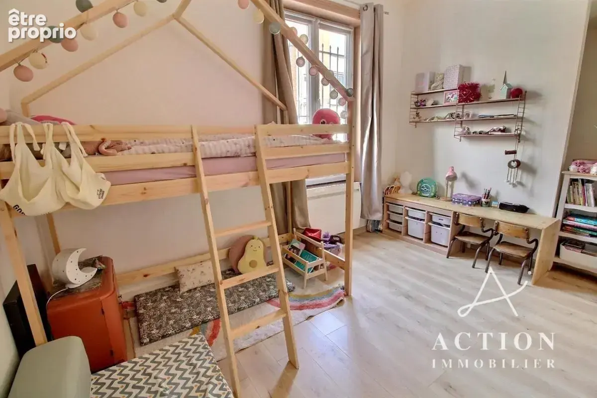 LILLE - Appartement T4 de 137M² avec GARAGE & CAVE - photo 9