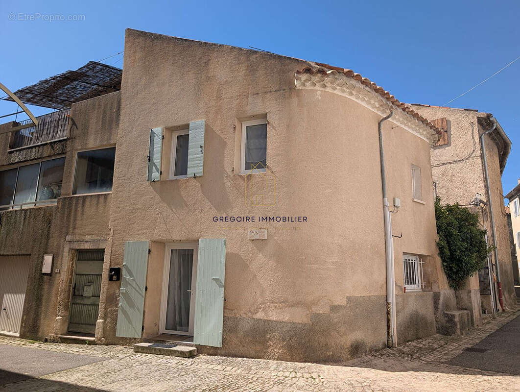 Maison à SAINT-MARTIN-DE-LA-BRASQUE