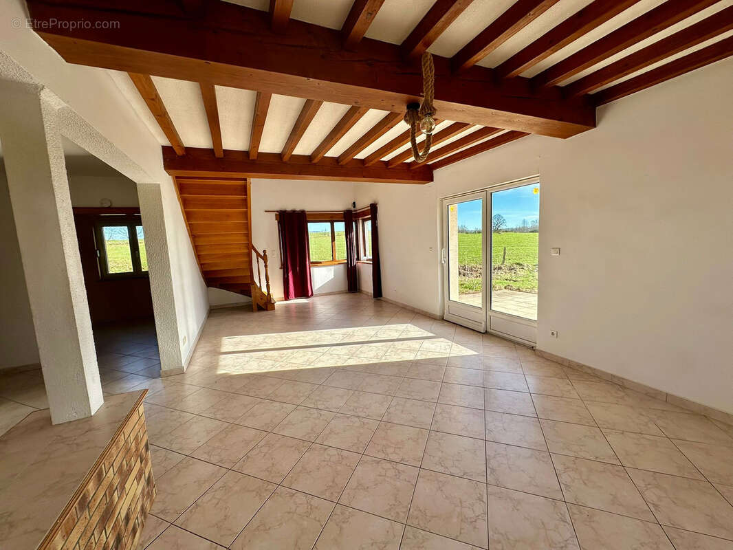 Maison à ESMOULIERES