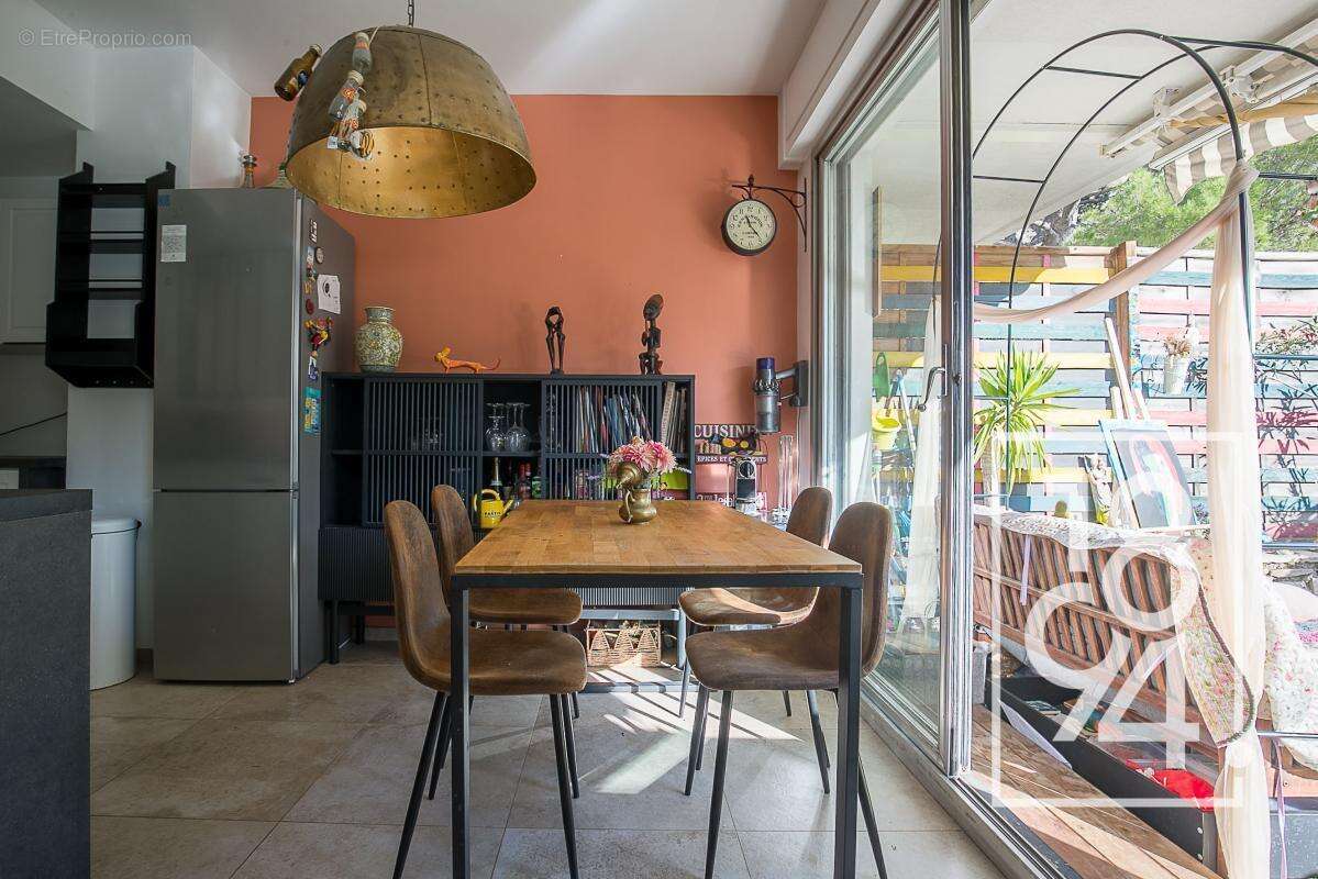 Superbe appartement T3 rénové de 74m2 avec grande terrasse Carré d'or - photo 7
