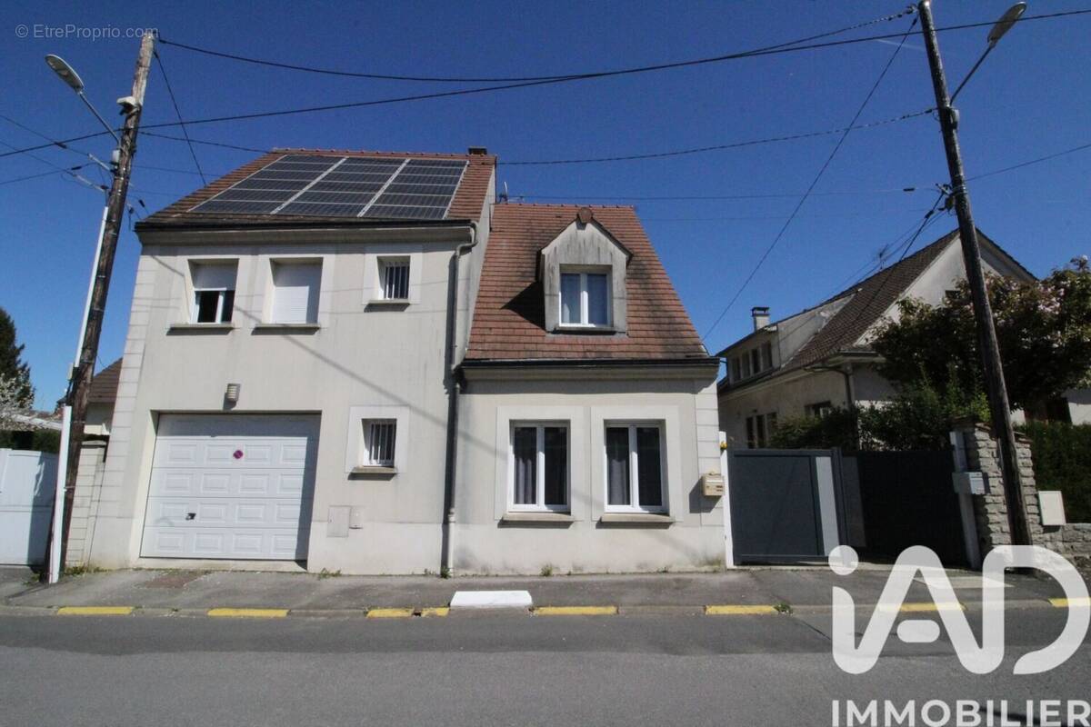 Photo 1 - Maison à QUINCY-VOISINS