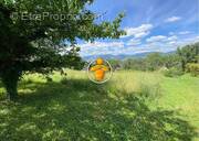 Terrain à CLONAS-SUR-VAREZE