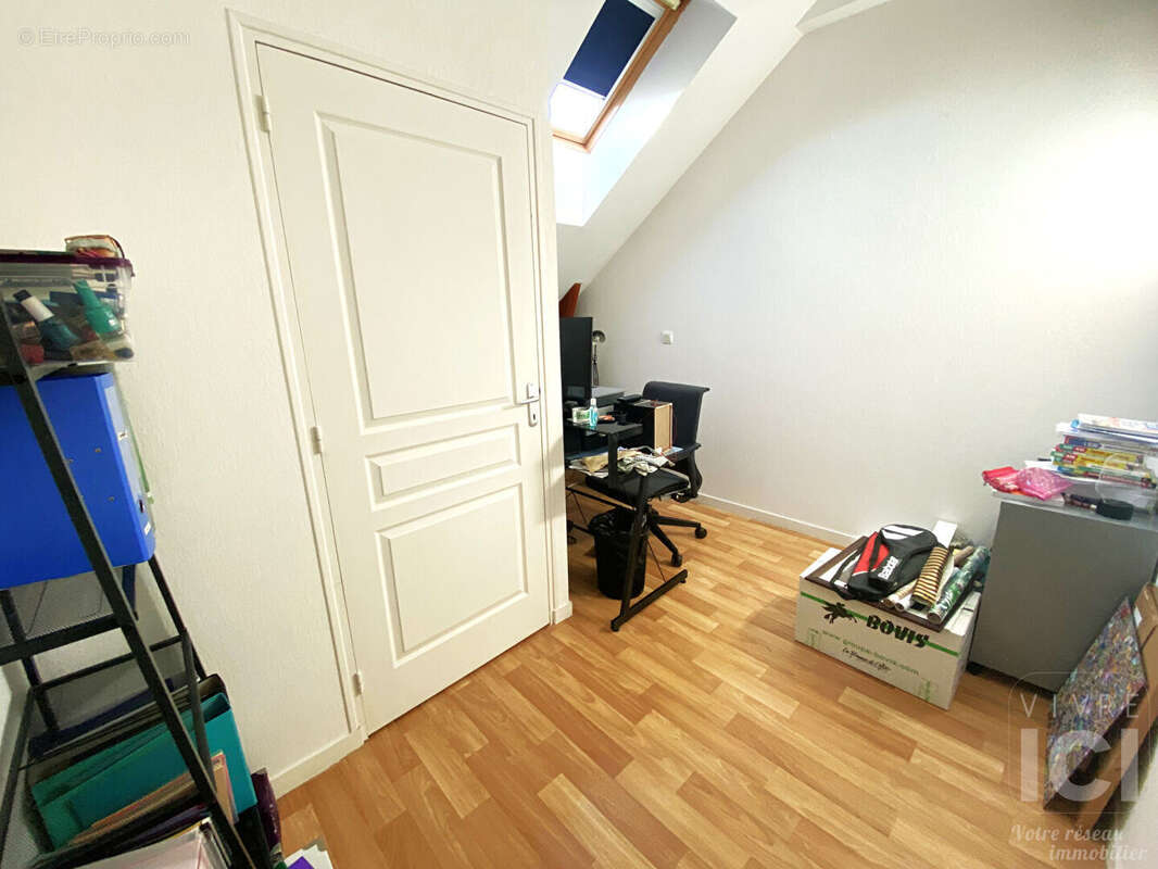 À vendre - Appartement T3 en duplex avec garage - INDRE - photo 7
