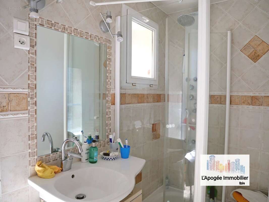 Maison à SAINT-JUST-ET-VACQUIERES