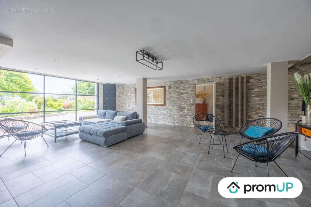 Maison à DONVILLE-LES-BAINS