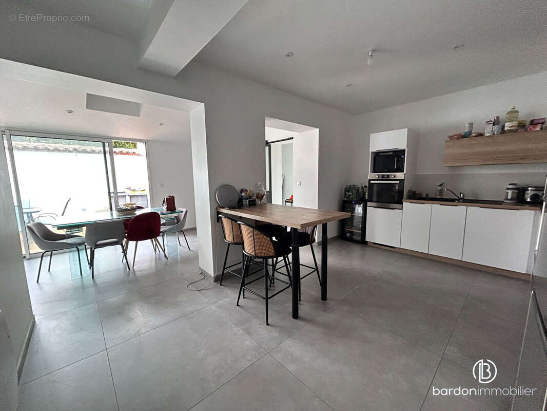 Maison centre ville Challans 5 pièce(s) 90.43 m2 - photo 2