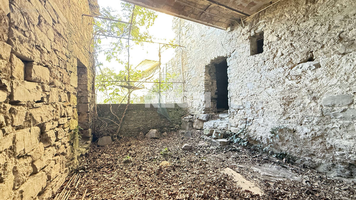 Maison à SAINT-SEBASTIEN-D'AIGREFEUILLE