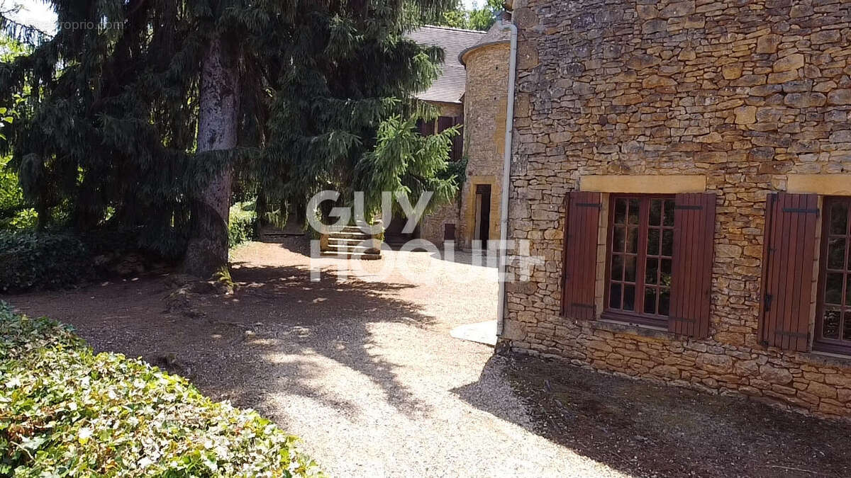 Maison à FRAYSSINET-LE-GELAT