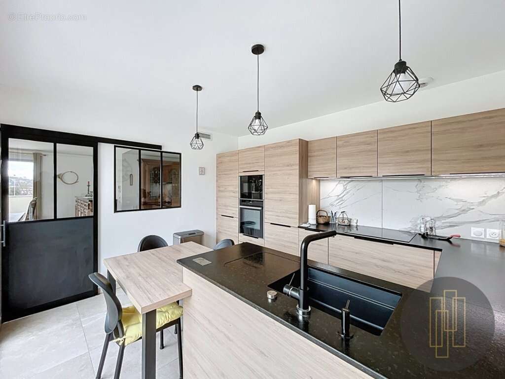 Appartement à ANSE