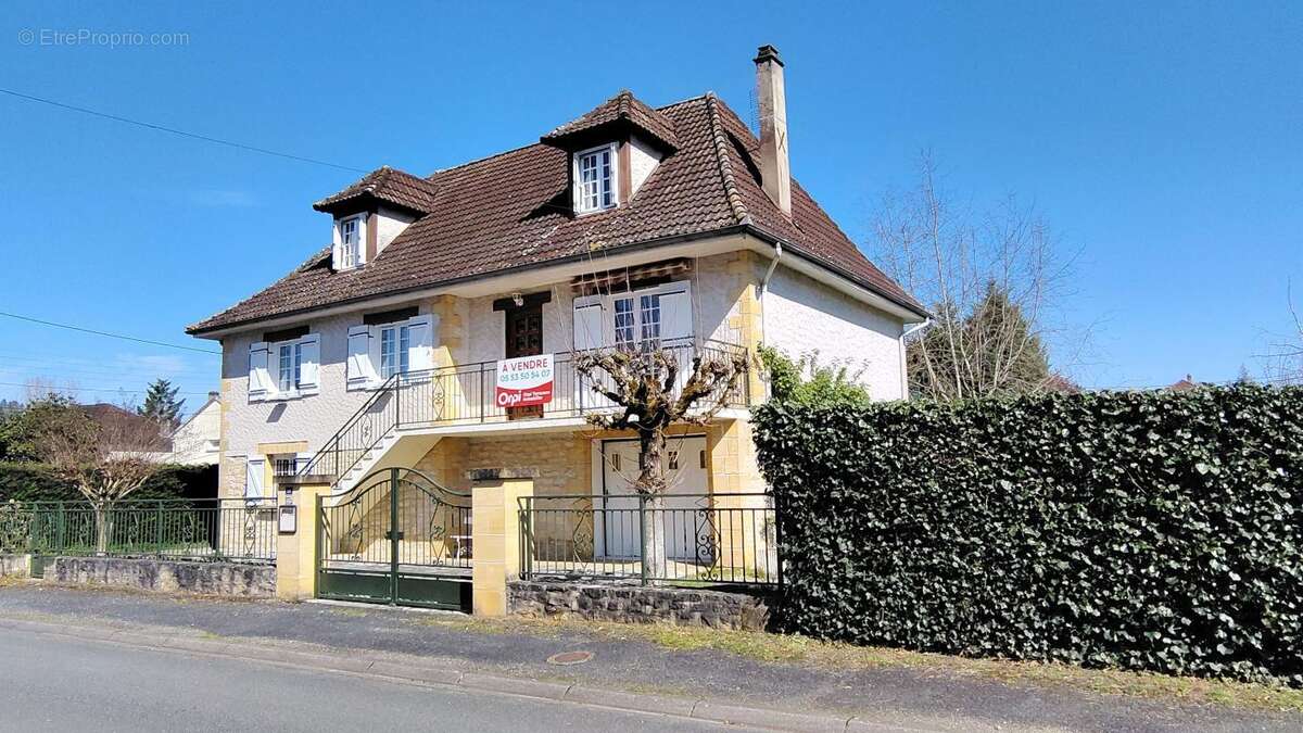 Maison à TERRASSON-LAVILLEDIEU