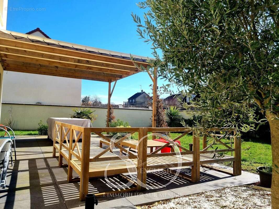 Maison à MEZIERES-SUR-SEINE