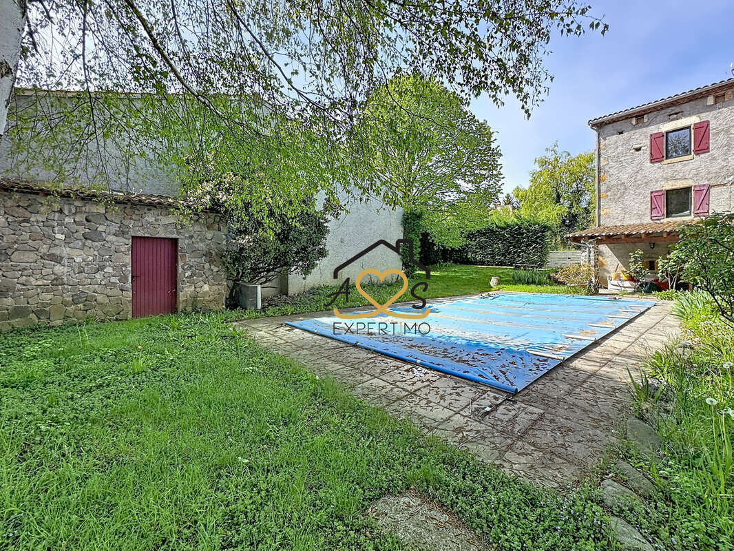 Maison à SAINT-JULIEN-DE-COPPEL