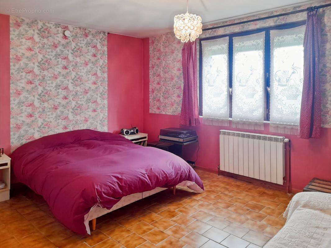 Maison à GINASSERVIS