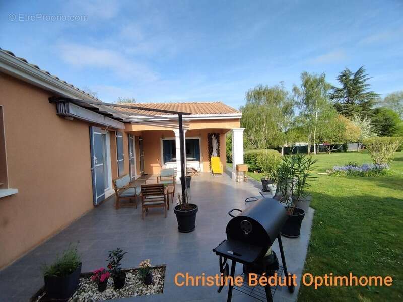 Maison à MARILLAC-LE-FRANC