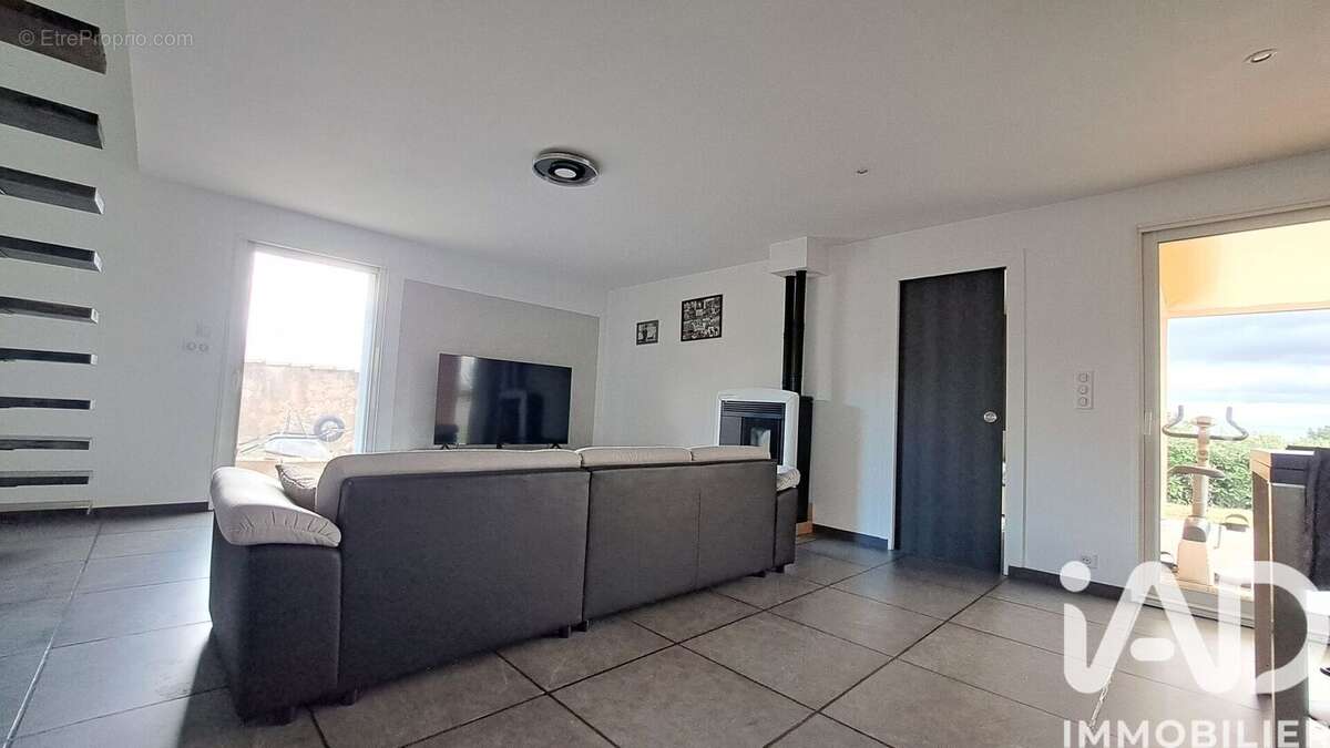 Maison 96 m² à Eclassan  - photo 6