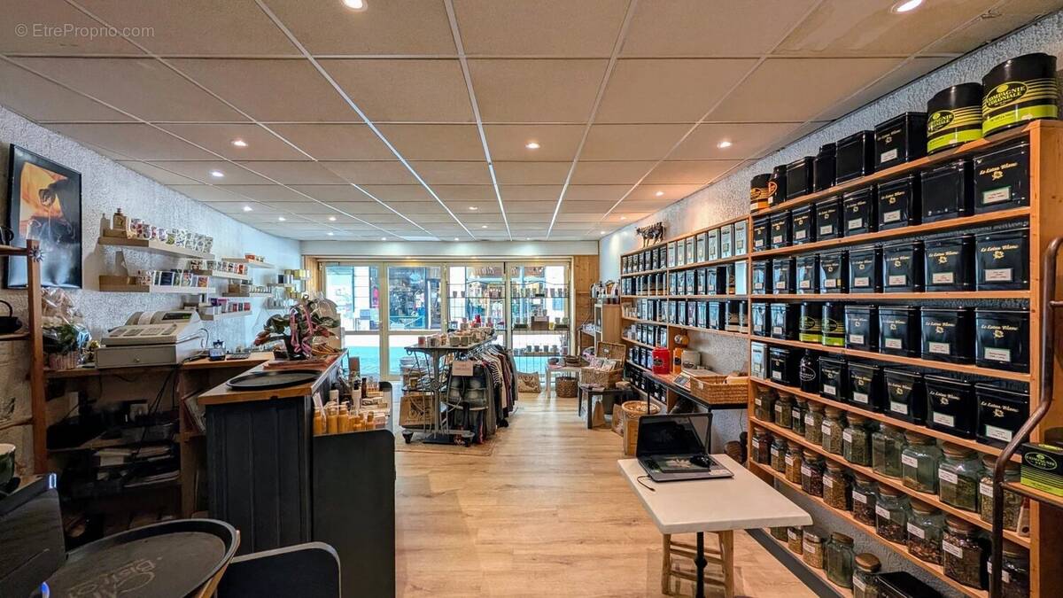 Commerce à AIX-LES-BAINS