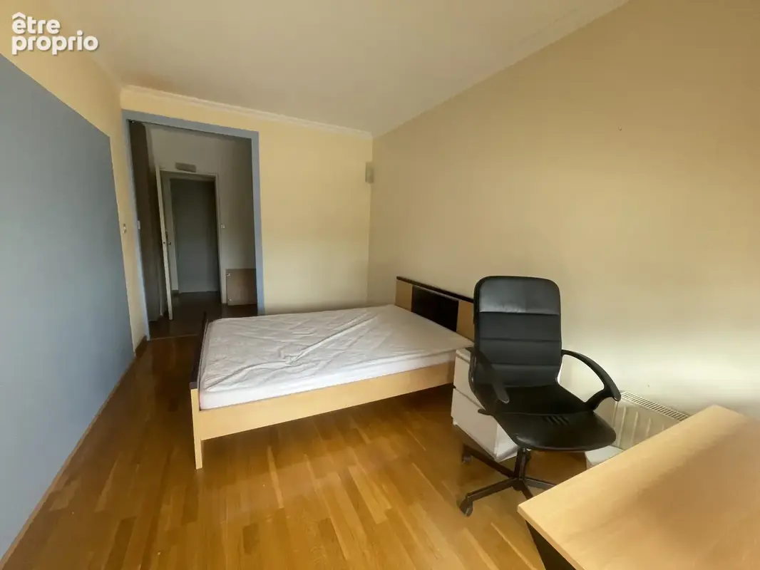 À vendre à Angers : grand appartement 6 pièces de 113 m2 avec 5 chambres - photo 7