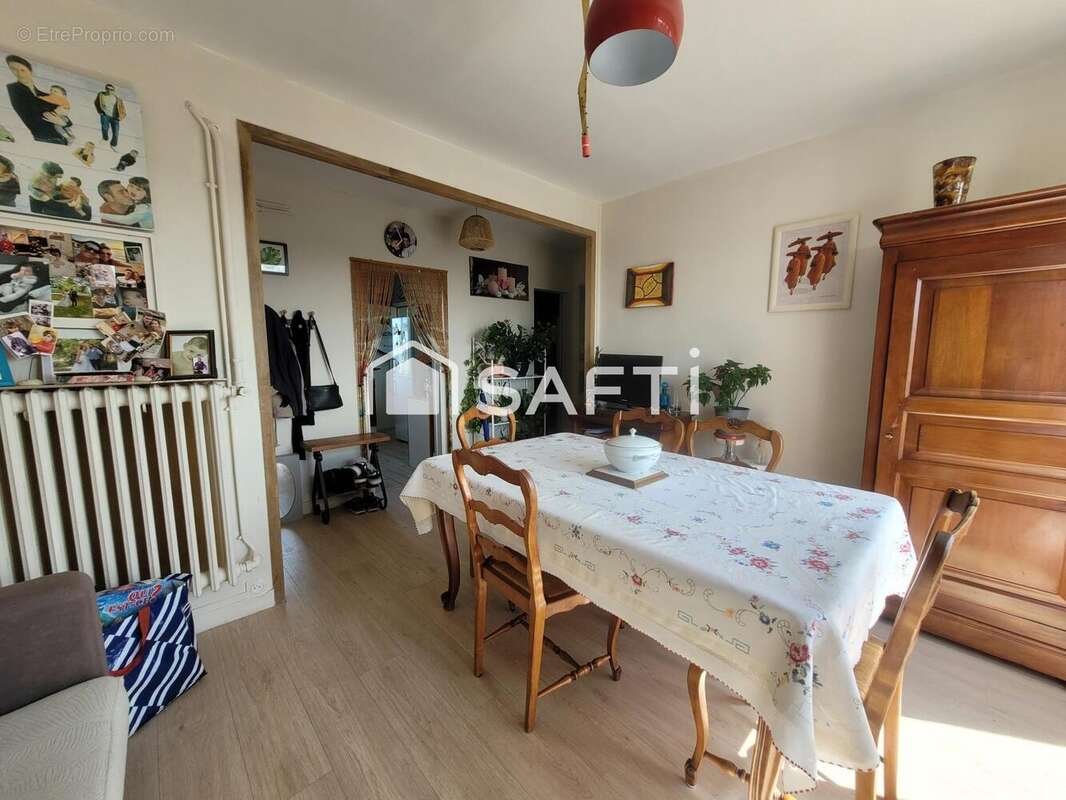 Photo 2 - Appartement à DESCARTES