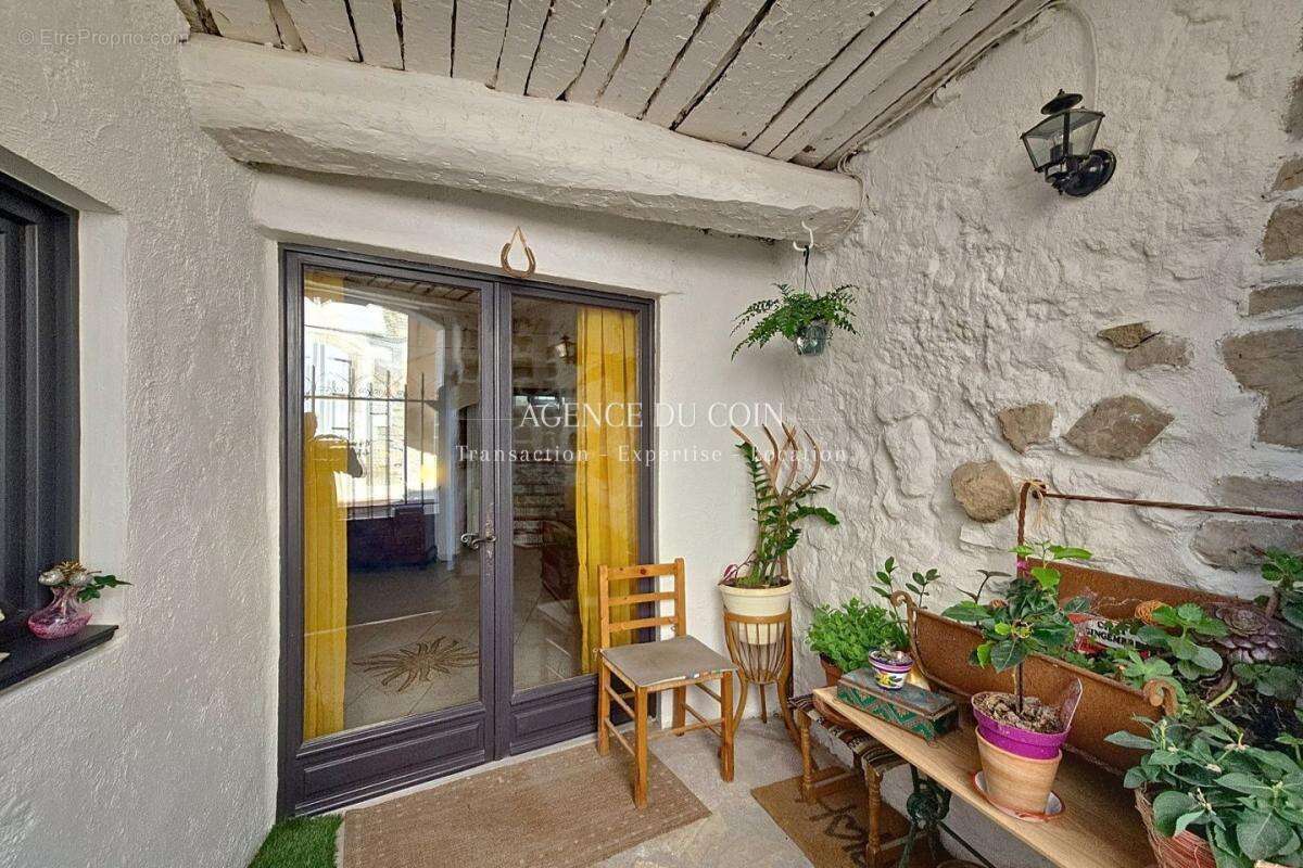 Maison à FIGANIERES