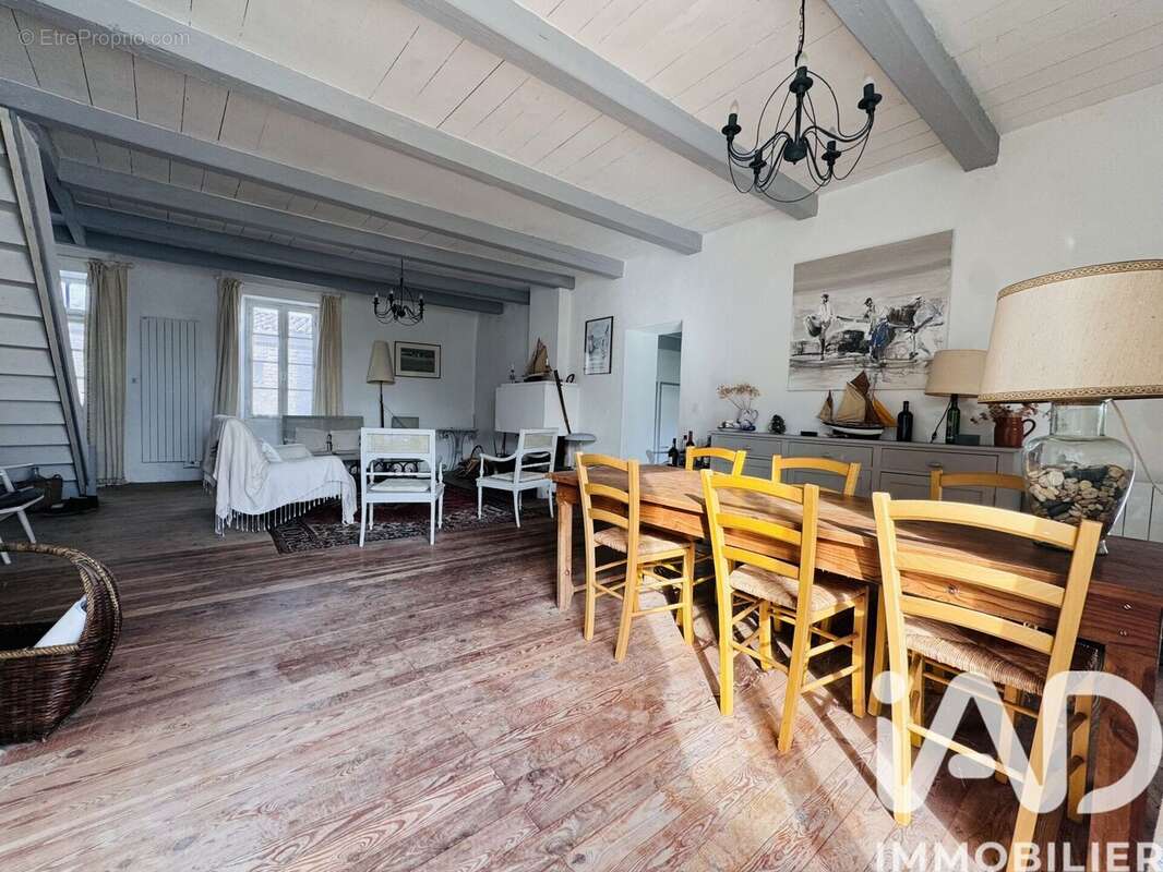 Photo 3 - Maison à LES PORTES-EN-RE