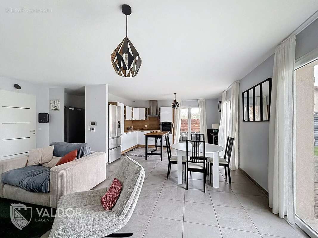 Maison à CORCELLES-EN-BEAUJOLAIS