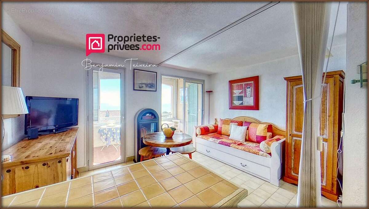 Appartement à ROQUEBRUNE-SUR-ARGENS