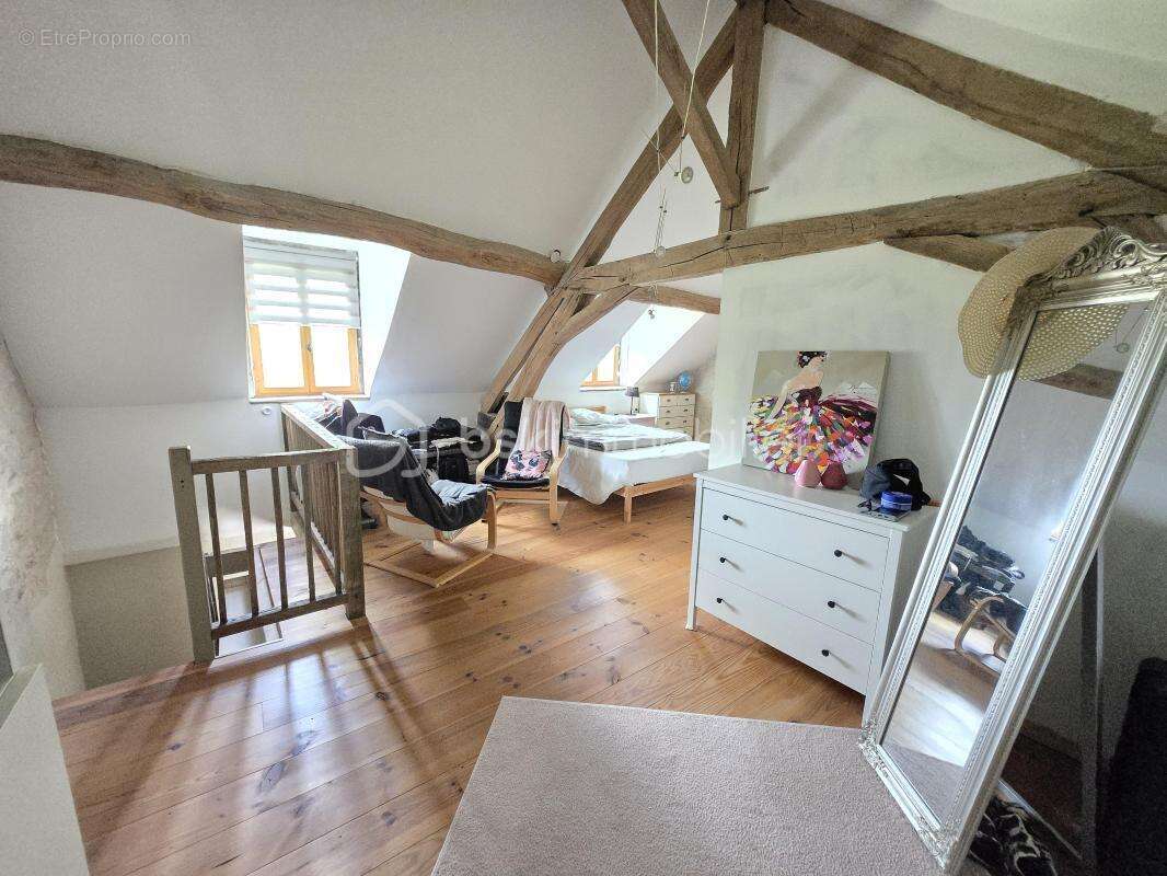 Maison à CRUX-LA-VILLE