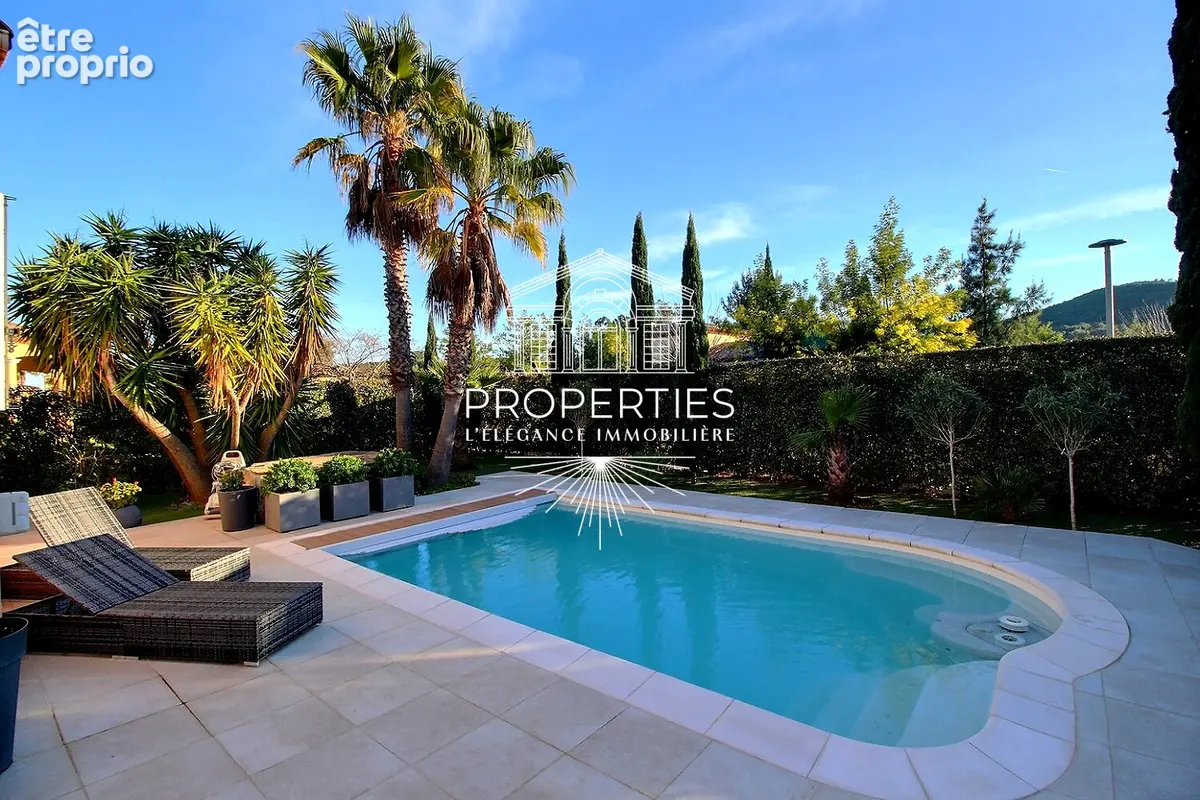 Bormes - maison de plain pied - 4 pieces - 3 chambres - piscine - garage - photo 2