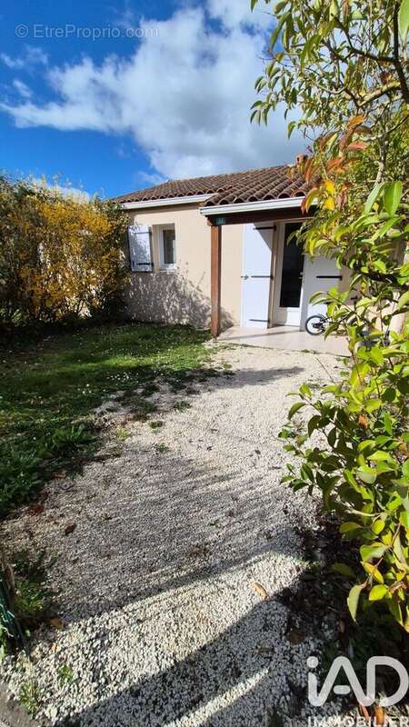 Maison 34 m² à Ozillac  - photo 2