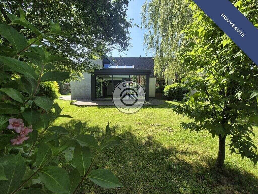 Maison à LEVAL