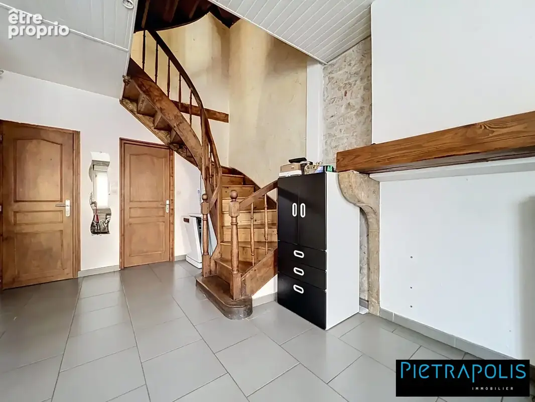 Maison 5 pièces 125 m² à vendre à Neuville-Sur-Ain (01160) - photo 6