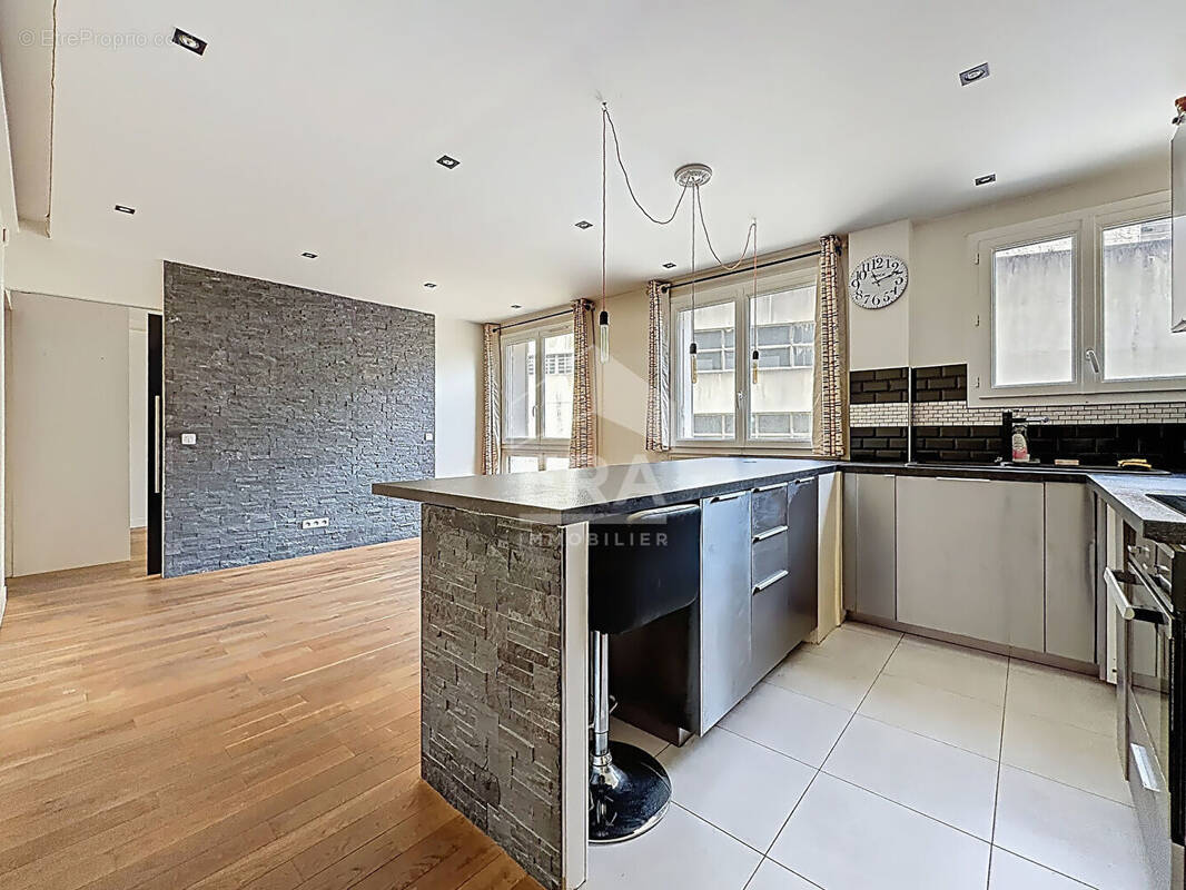 Appartement à PARIS-12E