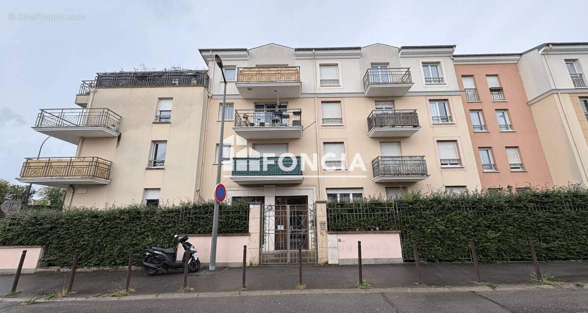 Appartement à VIGNEUX-SUR-SEINE