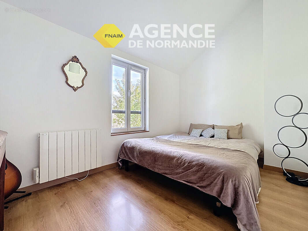 Maison à MONTREUIL-L&#039;ARGILLE