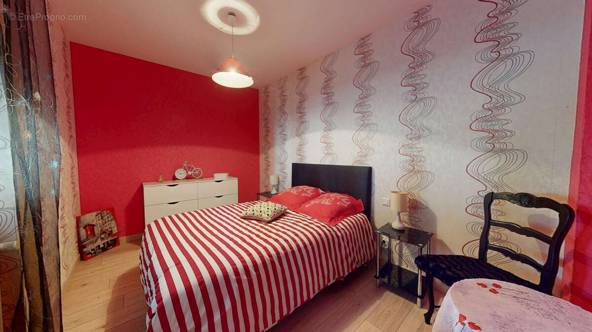 Appartement à HYEVRE-PAROISSE