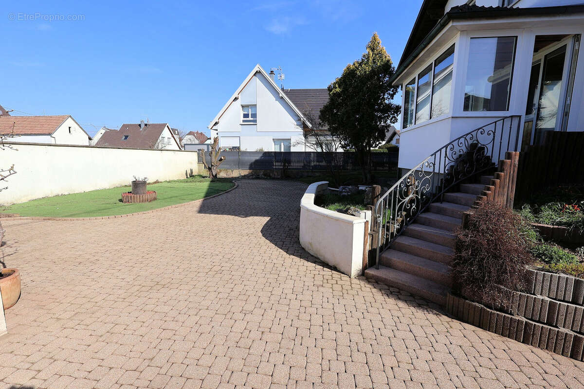 Maison à VILLAGE-NEUF