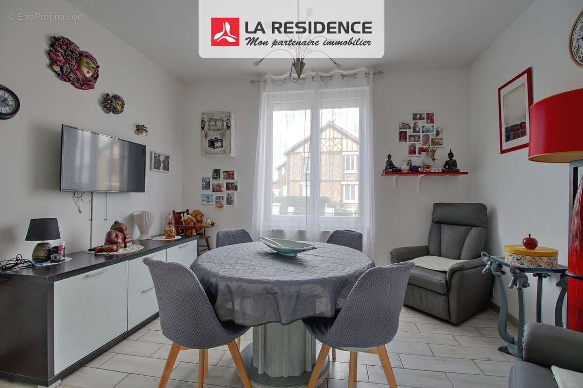 Maison à SAINT-ETIENNE-DU-ROUVRAY